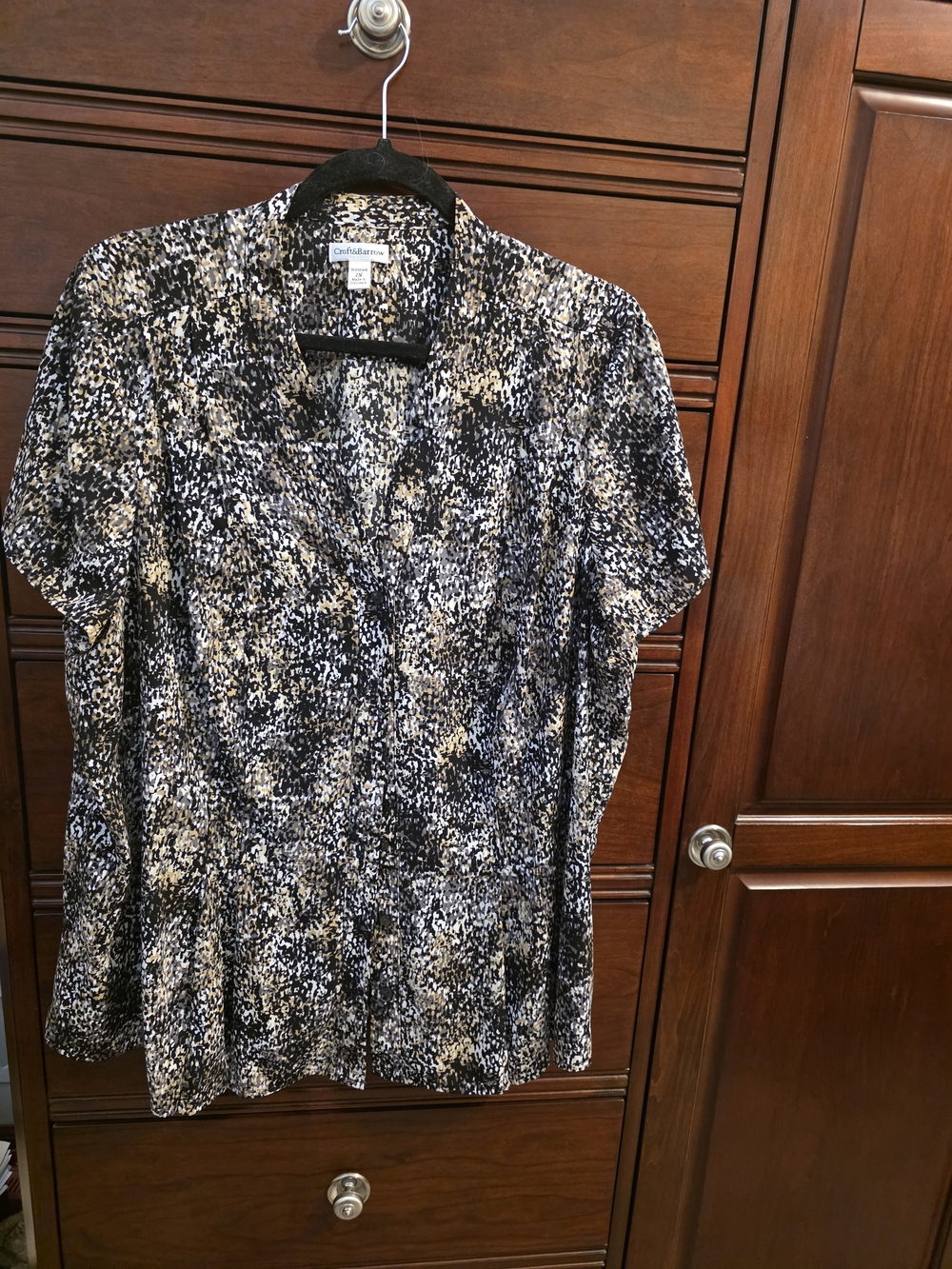 croft & barrow Black, White & Tan Short Sleeve Button Down Blouse